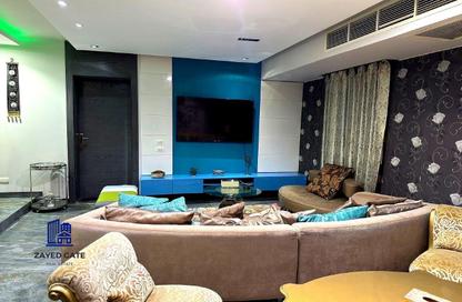 Apartment - 1 Bedroom - 2 Bathrooms for sale in Al Mostathmir El Saghir - 10th District - Sheikh Zayed City - Giza
