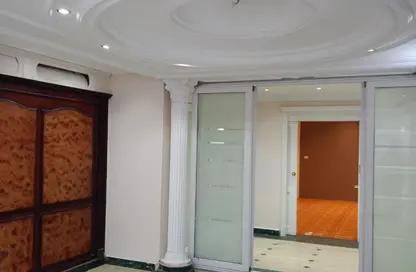 Office Space - 7 Bedrooms - 5 Bathrooms for rent in Atiya Al Sawalhi St. - 8th Zone - Nasr City - Cairo