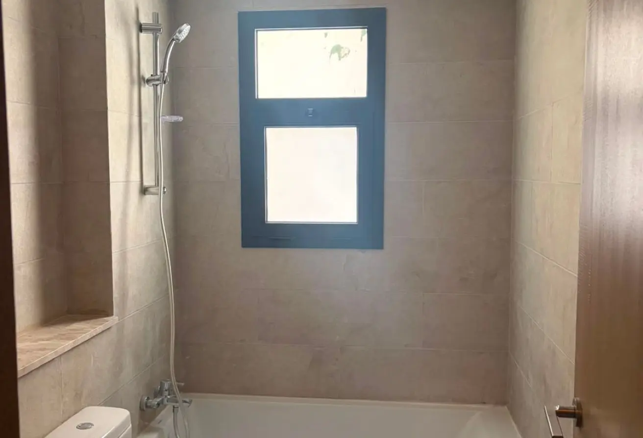 102072854 - Property Main Image