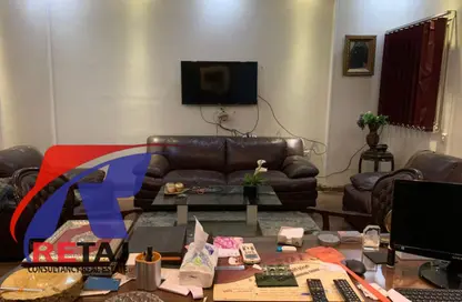 Office Space - 4 Bedrooms - 2 Bathrooms for sale in Zaker Hussein St. - Al Hadiqah Al Dawliyah - 7th District - Nasr City - Cairo