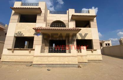 Villa - 5 Bedrooms - 5 Bathrooms for sale in Royal City - Sheikh Zayed Compounds - Sheikh Zayed City - Giza