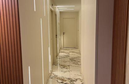 Clinic - 3 Bedrooms - 1 Bathroom for rent in The Gate Plaza Mall - 10th District - Sheikh Zayed City - Giza