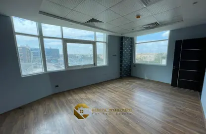 مساحات مكتبية - 4 غرف نوم - 1 حمام للايجار في كارجو مول - شارع الشباب - الشيخ زايد - الجيزة