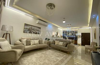 Penthouse - 3 Bedrooms - 4 Bathrooms for sale in Fifth Square - The 5th Settlement - New Cairo City - Cairo