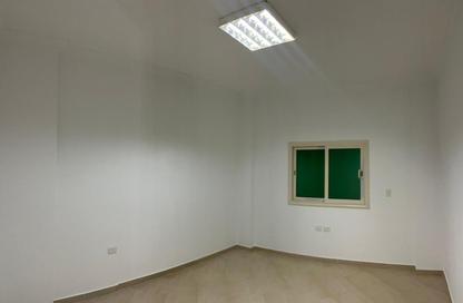 Co-Working Space - 3 Bedrooms - 3 Bathrooms for rent in Al Narges 3 - Al Narges - New Cairo City - Cairo