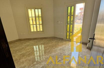 Apartment - 3 Bedrooms - 2 Bathrooms for sale in Al Narges 1 - Al Narges - New Cairo City - Cairo