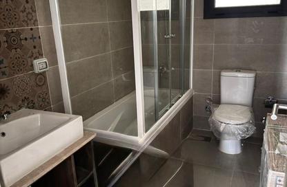 Apartment - 2 Bedrooms - 1 Bathroom for sale in Fifth Square - The 5th Settlement - New Cairo City - Cairo