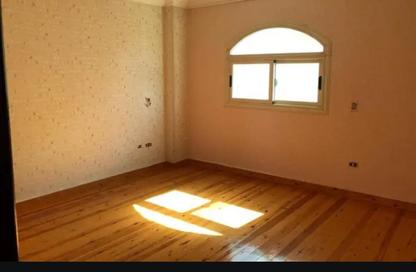 Duplex - 3 Bedrooms - 2 Bathrooms for rent in Salah Al Din Abdel Karim St. - North Investors Area - New Cairo City - Cairo