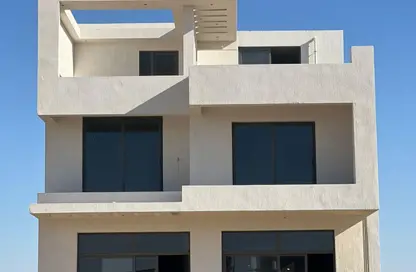 Villa - 3 Bedrooms - 3 Bathrooms for sale in Lake West - Sheikh Zayed Compounds - Sheikh Zayed City - Giza