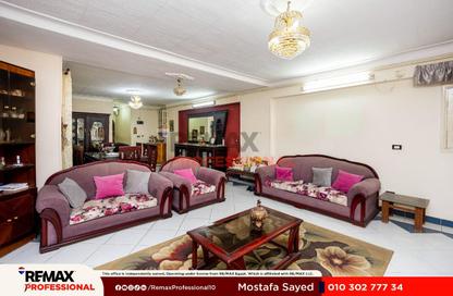 Apartment - 3 Bedrooms - 1 Bathroom for sale in Mohamed Basha Mohsen St. - Janaklees - Hay Sharq - Alexandria