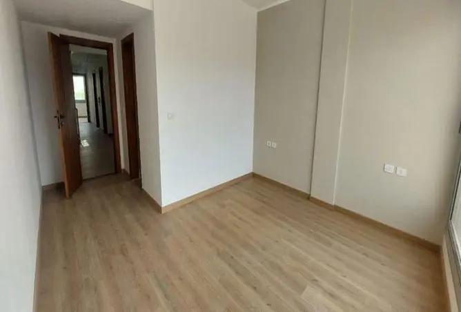 101783858 - Property Image 2