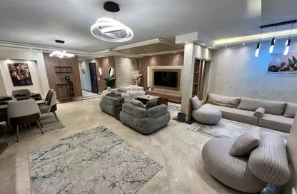 Apartment - 3 Bedrooms - 3 Bathrooms for rent in Abdel Moneim Riad St. - Mohandessin - Giza