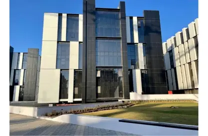 Office Space - 3 Bedrooms - 1 Bathroom for sale in Hyde Park - New Cairo City - Cairo