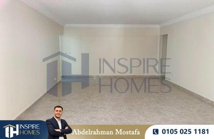 Apartment - 3 Bedrooms - 3 Bathrooms for rent in Green Towers - Smouha - Hay Sharq - Alexandria