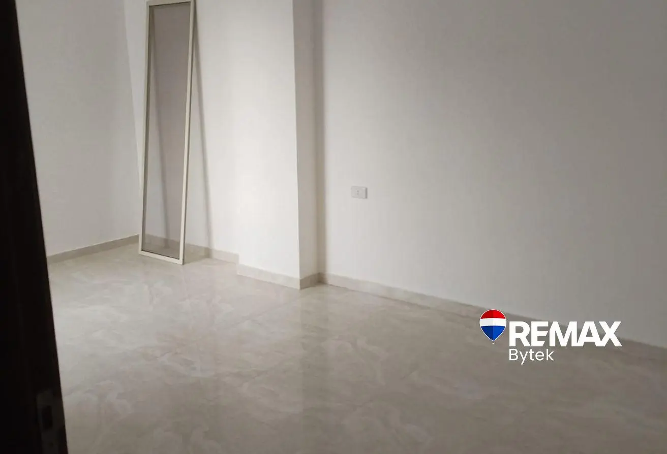 99401472 - Property Main Image