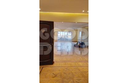 شقة - 3 غرف نوم - 4 حمامات للبيع في شارع اسراء المعلمين - المهندسين - الجيزة