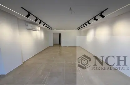 شقة - 3 غرف نوم - 3 حمامات للايجار في مون ريزيدنس - فيفث سكوير - التجمع الخامس - مدينة القاهرة الجديدة - القاهرة