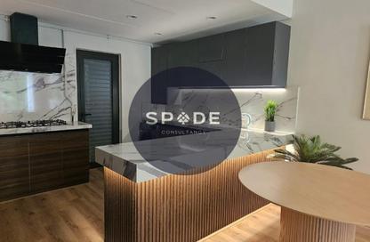 Apartment - 2 Bedrooms - 2 Bathrooms for sale in Lake View Residence - 5th Settlement Compounds - The 5th Settlement - New Cairo City - Cairo
