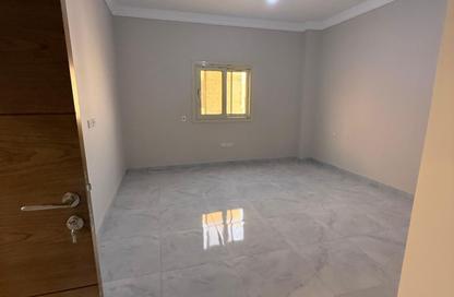 Apartment - 3 Bedrooms - 3 Bathrooms for rent in South Lotus - El Lotus - New Cairo City - Cairo