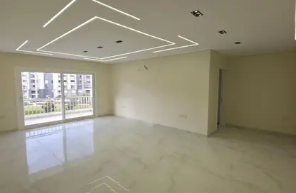 Apartment - 3 Bedrooms - 3 Bathrooms for rent in Garden Residence - Hyde Park - New Cairo City - Cairo