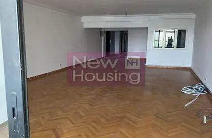 شقة - 3 غرف نوم - 3 حمامات للبيع في شارع محمد مظهر - الزمالك - القاهرة