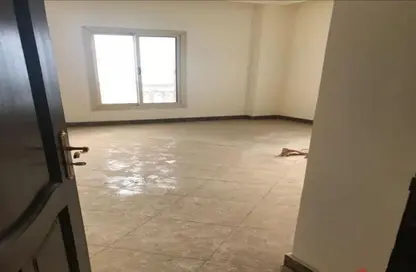 شقة - 3 غرف نوم - 2 حمامات للبيع في شارع الجزيرة - المستثمرين الجنوبية - مدينة القاهرة الجديدة - القاهرة