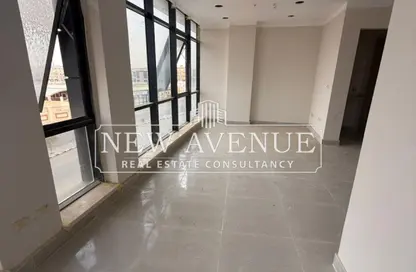 عيادة - غرفة نوم - 1 حمام للايجار في محور السادات - التجمع الاول - مدينة القاهرة الجديدة - القاهرة