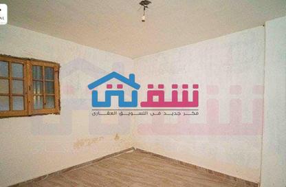 شقة - 4 غرف نوم - 2 حمامات للبيع في محرم بك - حي شرق - الاسكندرية