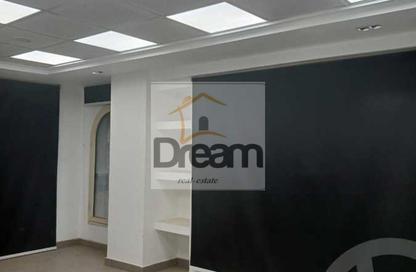Co-Working Space - Studio - 3 Bathrooms for rent in Gameat Al Dewal Al Arabeya St. - Mohandessin - Giza