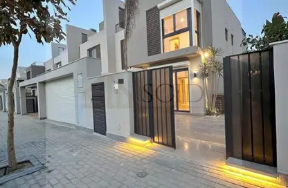 Townhouse - 3 Bedrooms - 3 Bathrooms for sale in Sodic West - Sheikh Zayed Compounds - Sheikh Zayed City - Giza