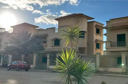 Villa - 5 Bedrooms - 5 Bathrooms for sale in Royal City - Sheikh Zayed Compounds - Sheikh Zayed City - Giza