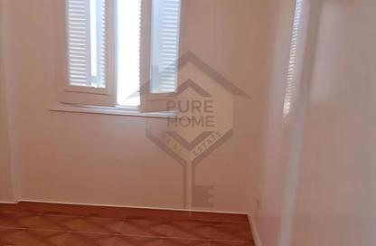 Apartment - 3 Bedrooms - 2 Bathrooms for rent in Abo Qir St. - Sporting - Hay Sharq - Alexandria