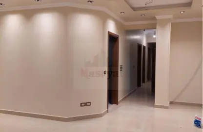 شقة - 3 غرف نوم - 2 حمامات للايجار في شارع زيزينيا - المستثمرين الجنوبية - مدينة القاهرة الجديدة - القاهرة