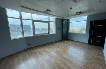 مساحات مكتبية - 4 غرف نوم - 1 حمام للايجار في كارجو مول - شارع الشباب - الشيخ زايد - الجيزة