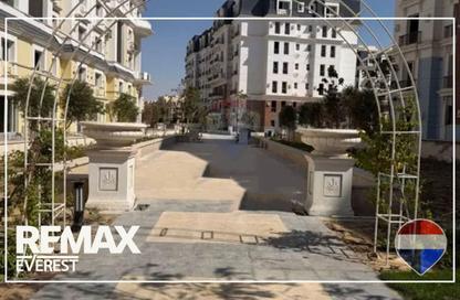 Apartment - 3 Bedrooms - 3 Bathrooms for sale in October Plaza - 6 October Compounds - 6 October City - Giza