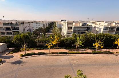 (بنتهاوس  (روف - 4 غرف نوم - 2 حمامات للبيع في جاليريا  مون فالى - المستثمرين الجنوبية - مدينة القاهرة الجديدة - القاهرة