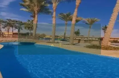 شاليه - 3 غرف نوم - 2 حمامات للبيع في ريد كاربيت - العين السخنة - السويس