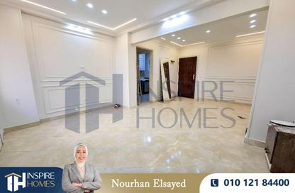 Apartment - 2 Bedrooms - 1 Bathroom for rent in Khalil Hamada St. - Sidi Beshr - Hay Awal El Montazah - Alexandria