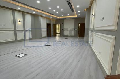 مساحات مكتبية - استوديو - 2 حمامات للايجار في شارع يوسف السباعي - الرحاب المرحلة الأولى - الرحاب - مدينة القاهرة الجديدة - القاهرة