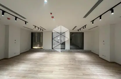 Office Space - 4 Bedrooms - 2 Bathrooms for rent in Park St. - Ring Road - The 5th Settlement - New Cairo City - Cairo