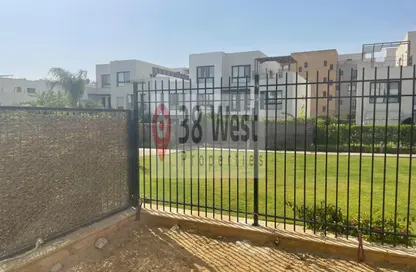 Townhouse - 4 Bedrooms - 4 Bathrooms for sale in The Courtyards - Sheikh Zayed Compounds - Sheikh Zayed City - Giza