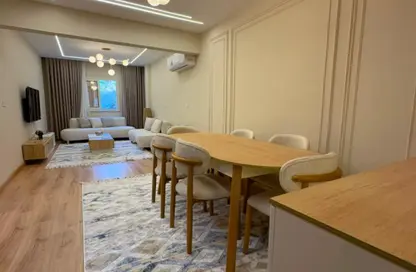 Apartment - 2 Bedrooms - 1 Bathroom for rent in Al Mansour Mohamed St. - Zamalek - Cairo