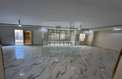 مساحات مكتبية - 3 غرف نوم - 3 حمامات للايجار في شارع مصدق - الدقي - الجيزة