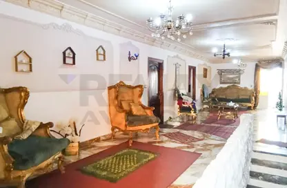 شقة - 4 غرف نوم - 2 حمامات للبيع في شارع بورسعيد - كليوباترا - حي شرق - الاسكندرية