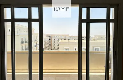 Apartment - 3 Bedrooms - 3 Bathrooms for sale in Hyde Park - New Cairo City - Cairo