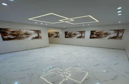 Apartment - 2 Bedrooms - 1 Bathroom for sale in Esraa Al Moalemeen St. - Mohandessin - Giza