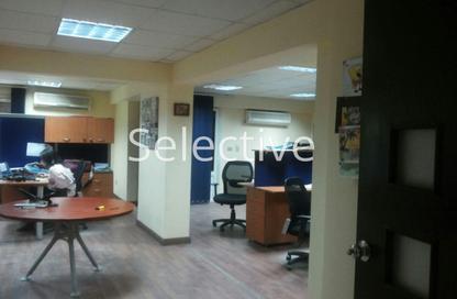 Apartment - 7+ Bedrooms - 4 Bathrooms for sale in Cornish El Nile St. - Maadi - Hay El Maadi - Cairo