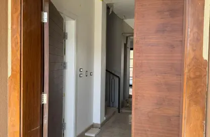 Townhouse - 4 Bedrooms - 5 Bathrooms for sale in Village West - Sheikh Zayed Compounds - Sheikh Zayed City - Giza