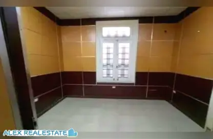 Office Space - 6 Bedrooms - 2 Bathrooms for rent in Sidi Gaber St. - Sidi Gaber - Hay Sharq - Alexandria