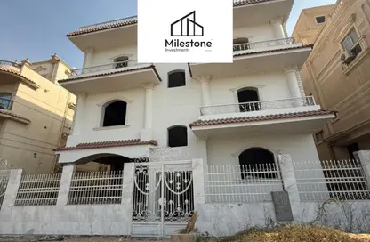 Apartment - 2 Bedrooms - 2 Bathrooms for sale in Al Narges 2 - Al Narges - New Cairo City - Cairo